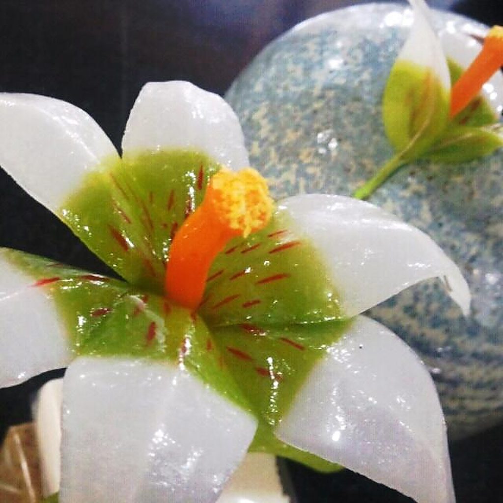 Rice cake shaped into a lily flower